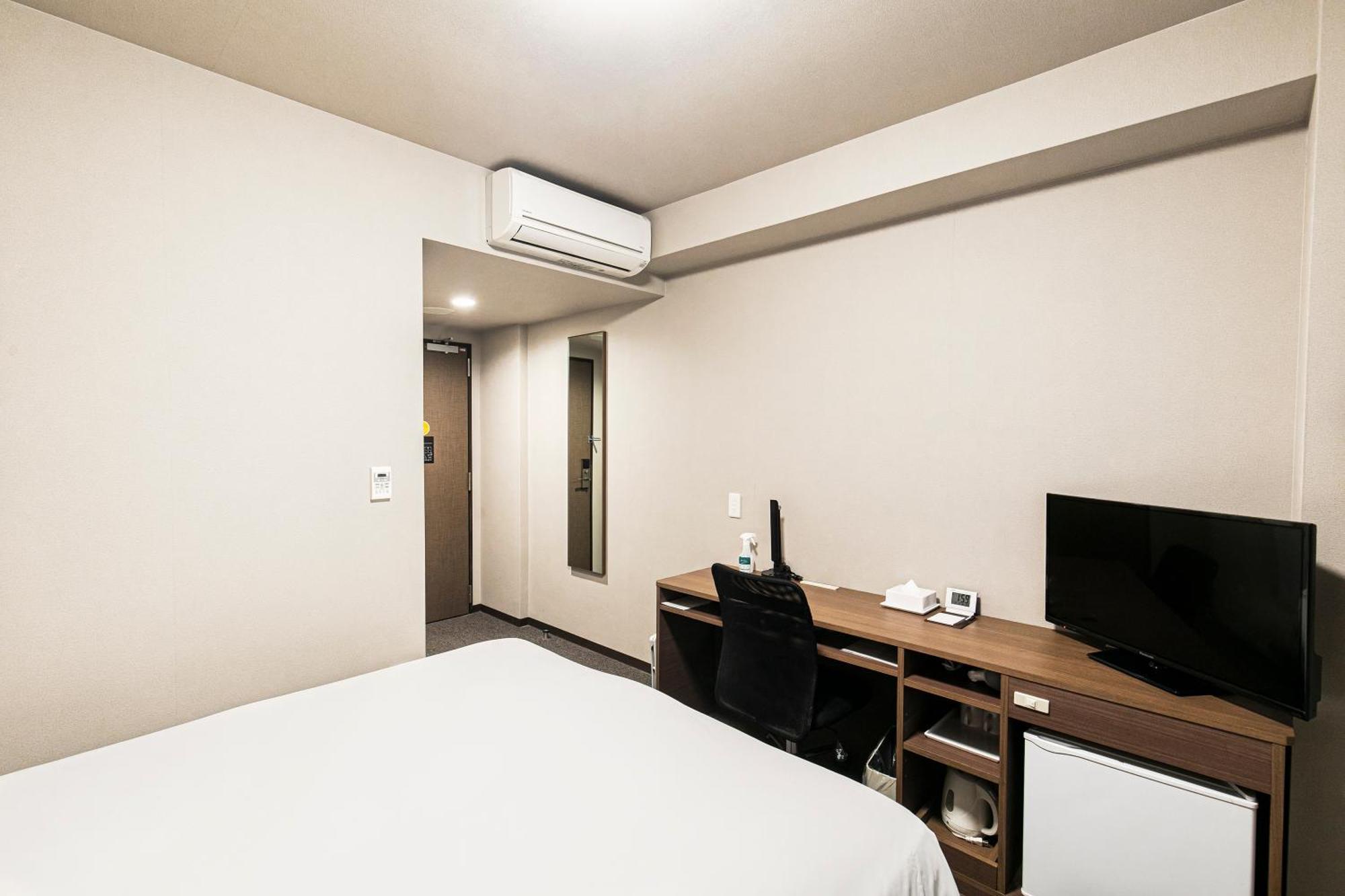 Smile Hotel Hakataekimae Fukuoka  Exteriör bild