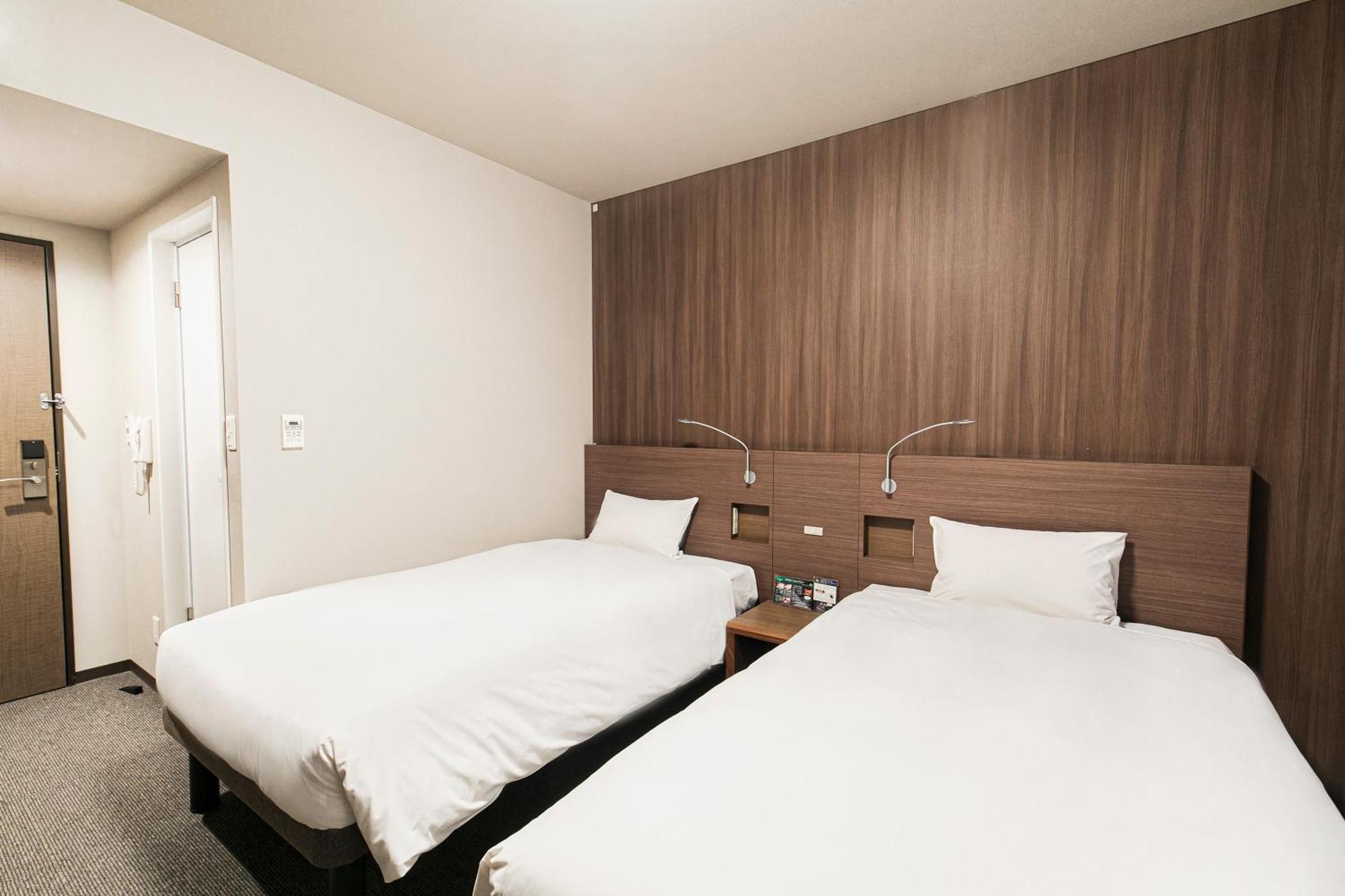 Smile Hotel Hakataekimae Fukuoka  Exteriör bild