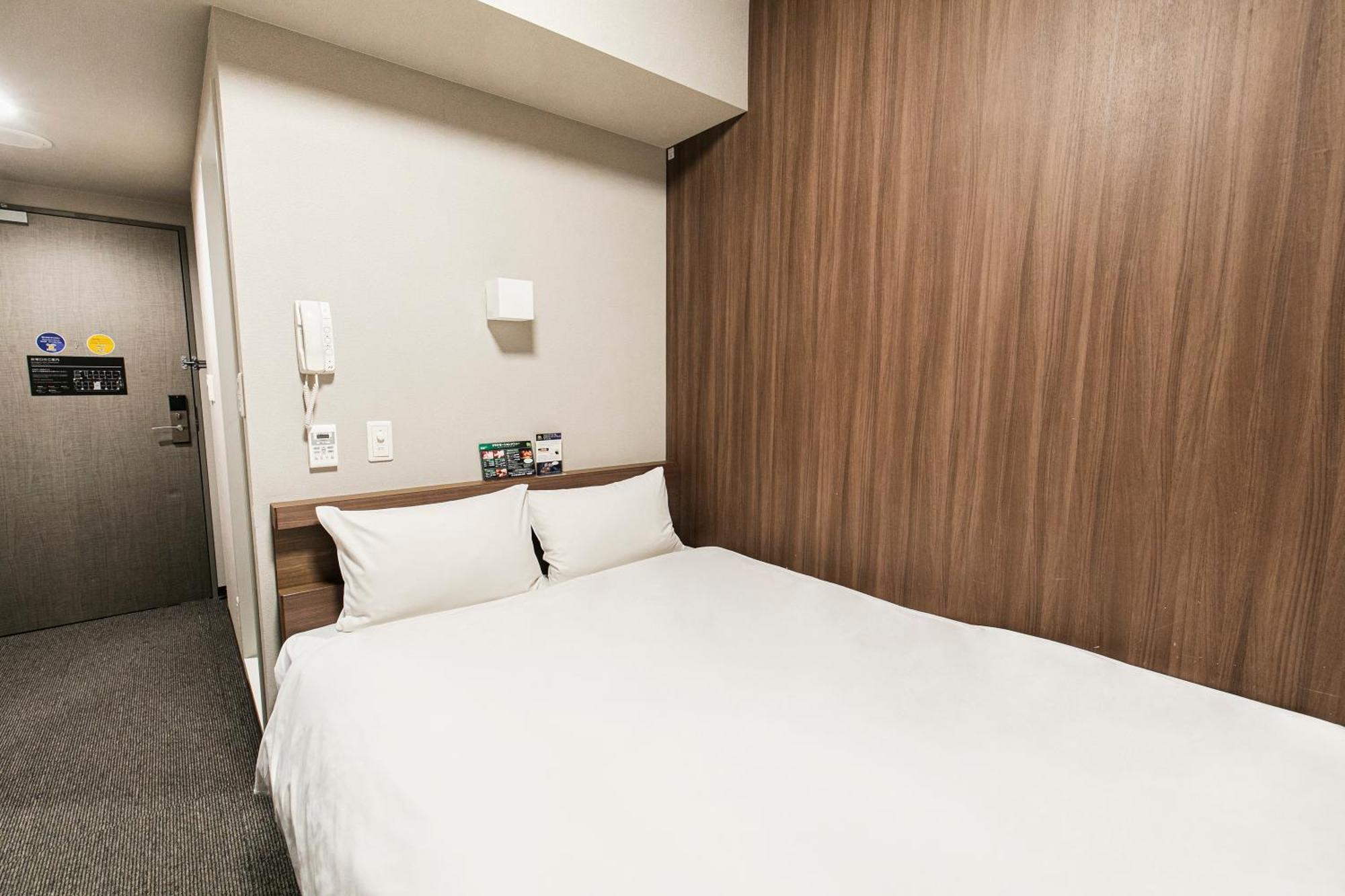Smile Hotel Hakataekimae Fukuoka  Exteriör bild
